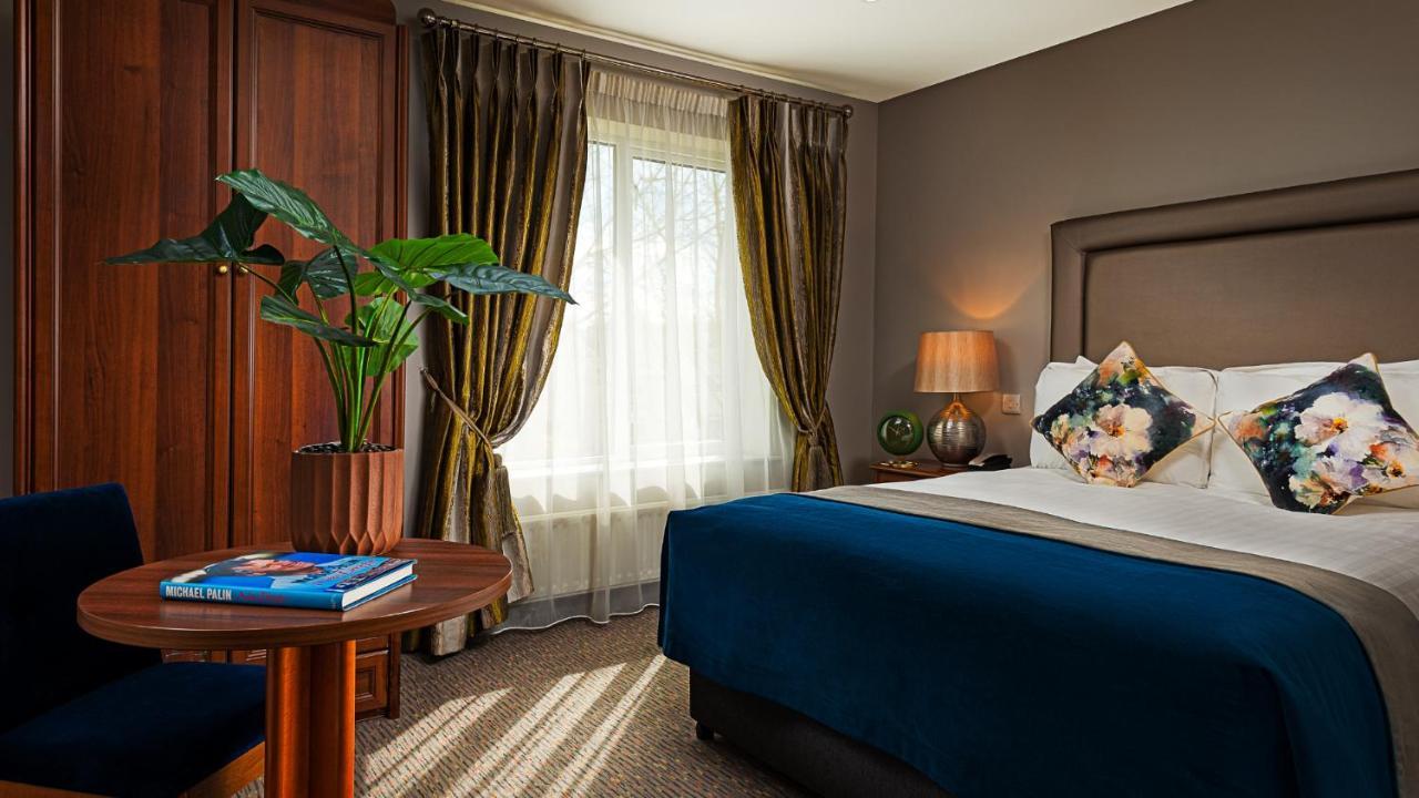 Longcourt House Hotel Newcastle West Bagian luar foto